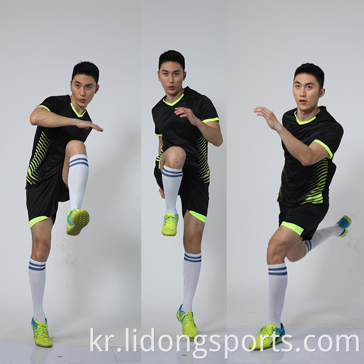 2021 Fashion Wear Green Soccer Jersey 미식 축구 유니폼 축구 유니폼 축구 클럽을위한 남자